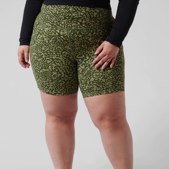 NWT Athleta Ultimate Stash 11 7’ short 3X - Picture 1 of 4